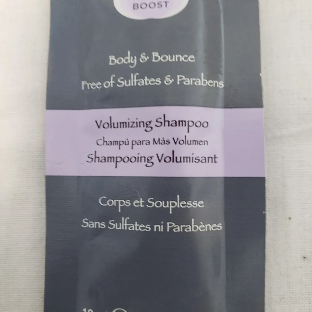 Travel Kit Hask Shampoo and Conditioner 2 Blade Schick Razor And Vanity Set